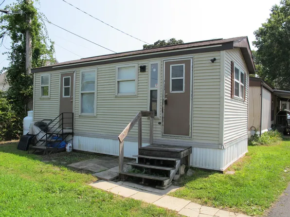 9 Main Street #TRLR 37, South Windsor, CT 06074