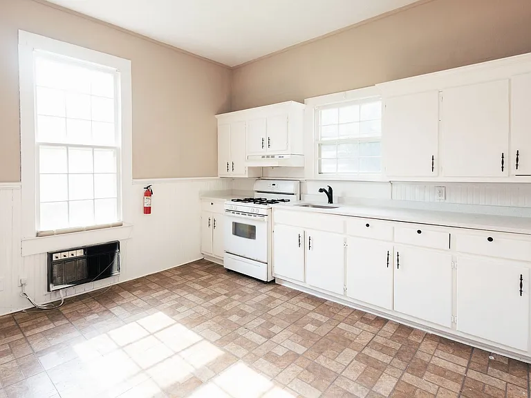 457 Forsyth St — Photo 20