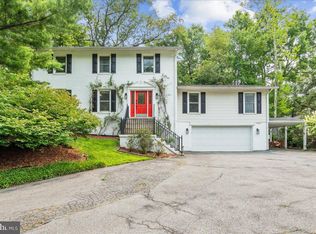 16605 Redland Rd, Derwood, MD 20855