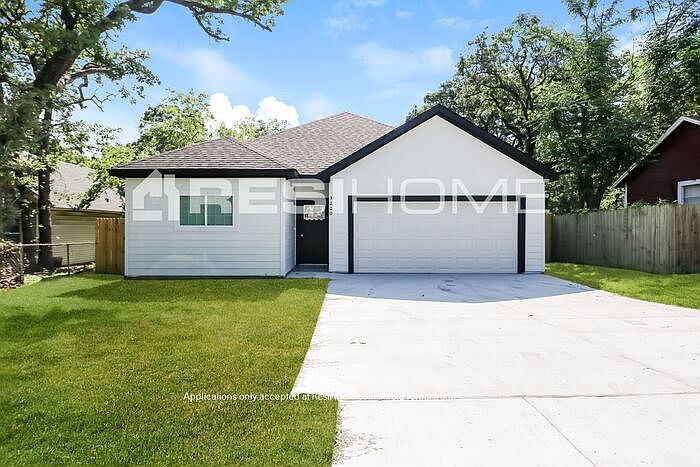 1st image of 3200 Chippewa Trl