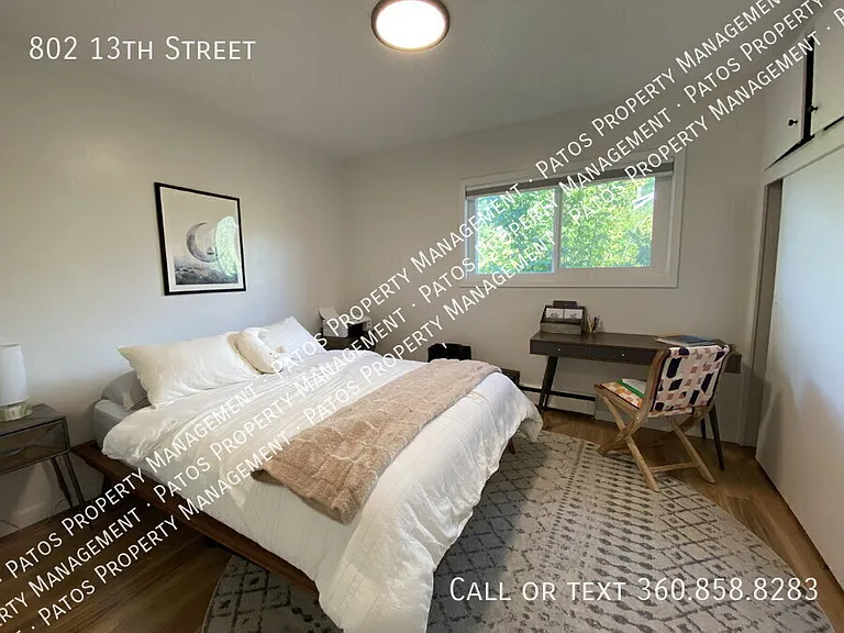 802 13th St — Photo 12