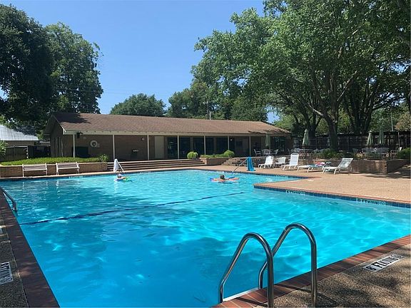 4th image of 4924 Cobbs Dr APT 8E