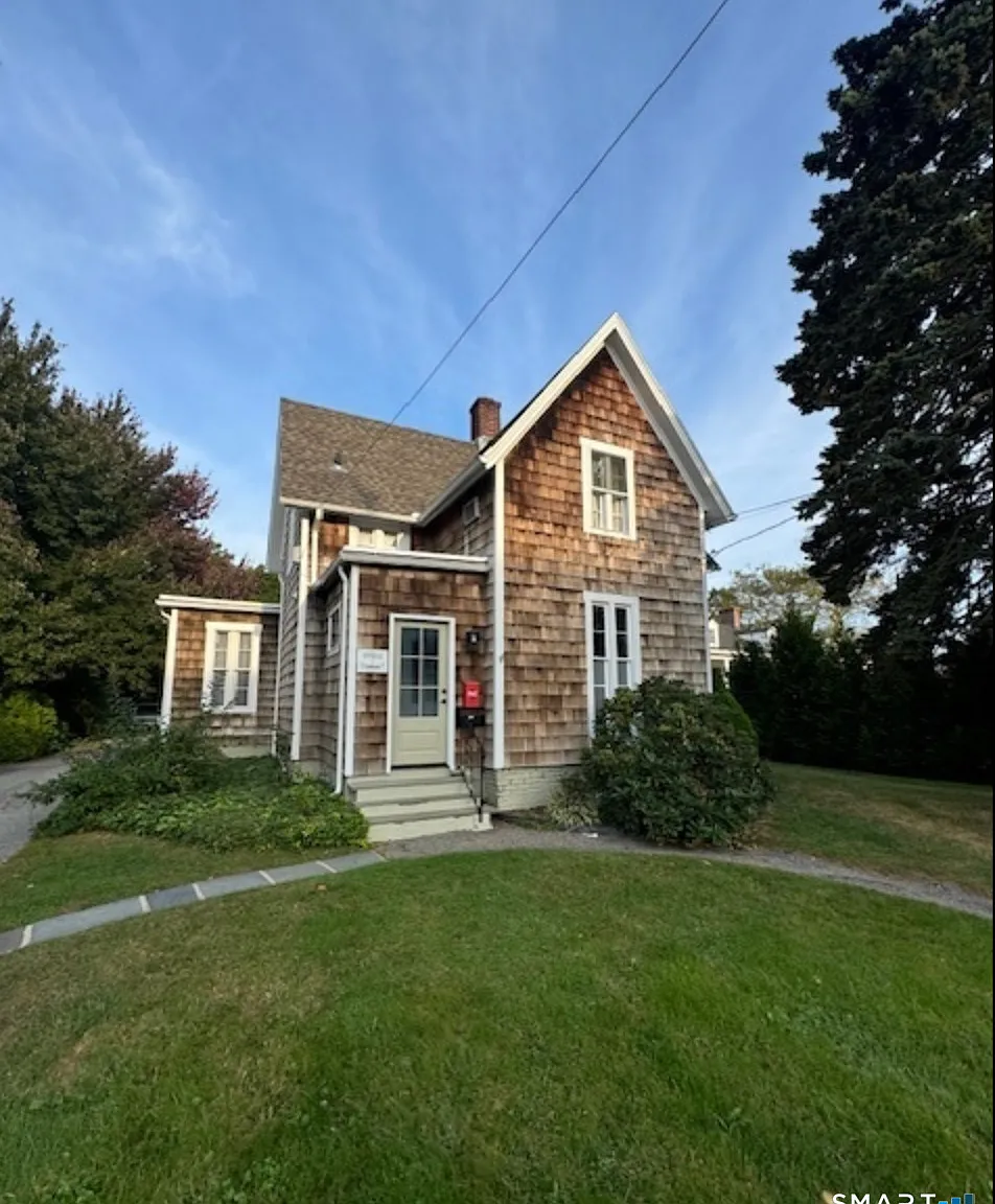 21 Broadway Ave — Photo 1