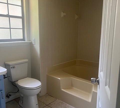 3rd image of 2806 Hilsdale Harbor Way