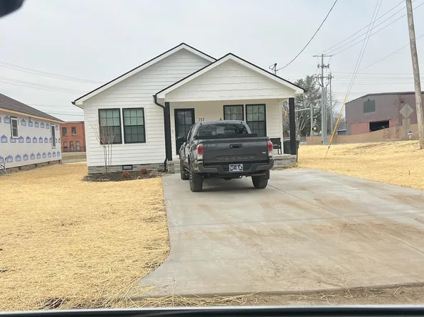 717 Poplar St, Elizabethton, TN 37643