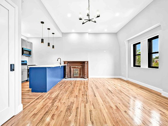 5th image of 241 Hancock St APT 3