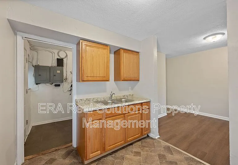 8268 Sandy Ln #B — Photo 10