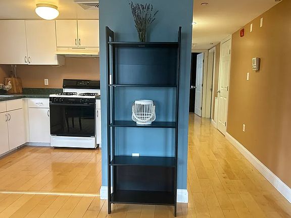 5th image of 993 Tremont St #3B