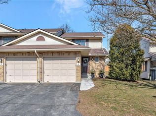 375 Kingscourt Dr #6, Waterloo, ON N2K3N7