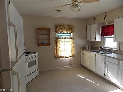 4th image of 19 Belle Ave