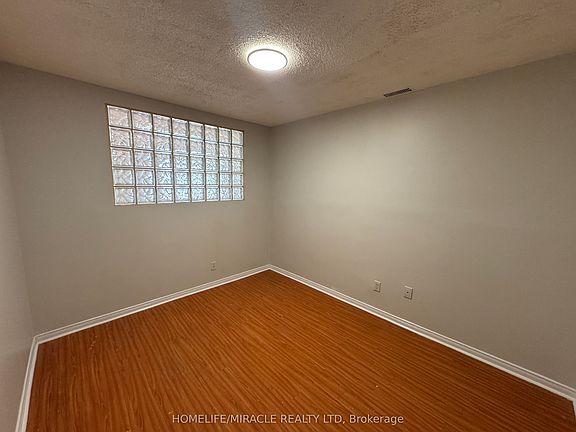5th image of 565 Kennedy Rd #3