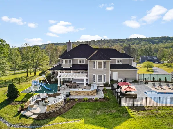 290 Foster Rd, Vestal, NY 13850