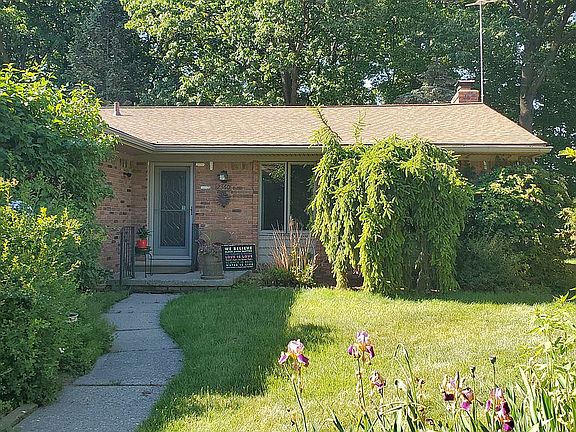 2nd image of 2360 Highbury Dr