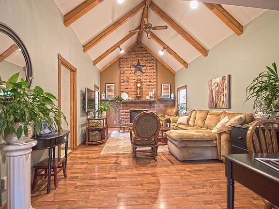 5th image of 4701 Cynthia Ln