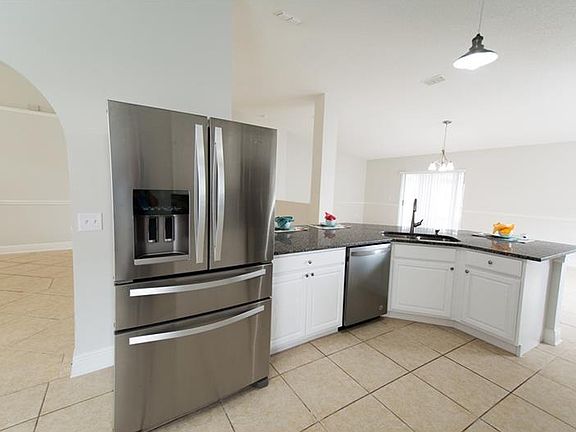 3rd image of 2909 Noah Cir