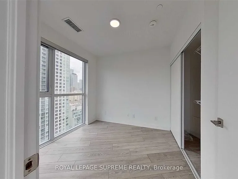 159 Wellesley St E #1508 — Photo 7