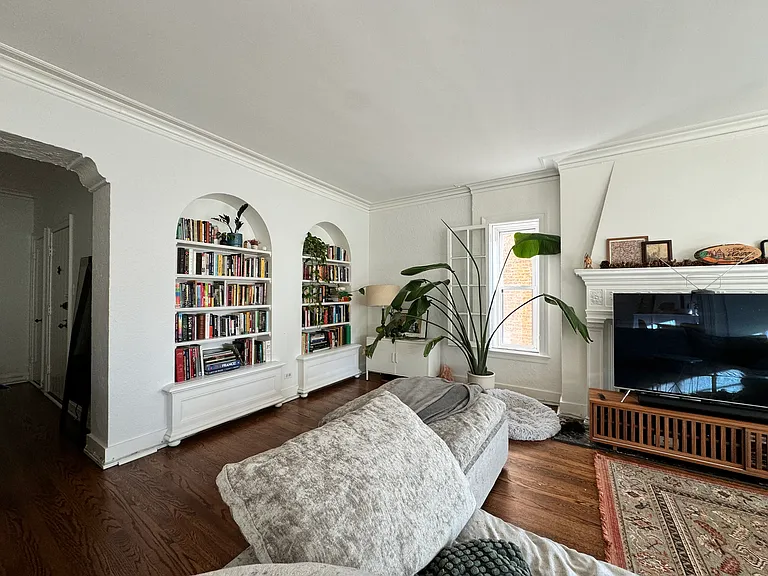 2054 W Farwell Ave #2 — Photo 6