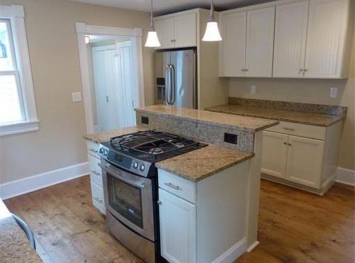 3rd image of 30 Dove St