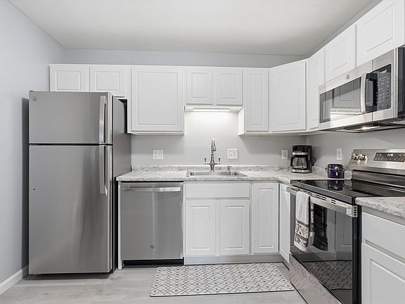 3rd image of 15 Lovell Street #17