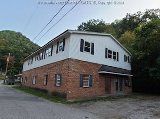 101 Mile Branch Rd, Cedar Grove, WV 25039