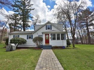 126 Oak Ridge Ter, Lynnfield, MA 01940