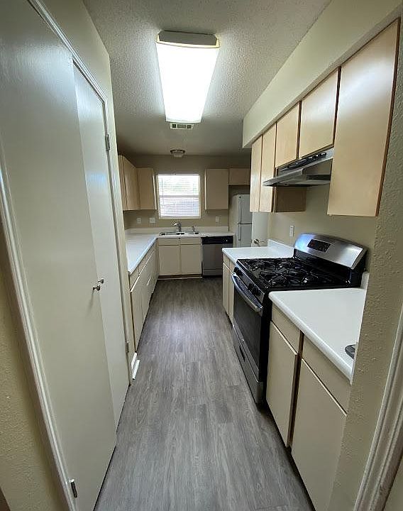 1st image of 27 Arva Ct