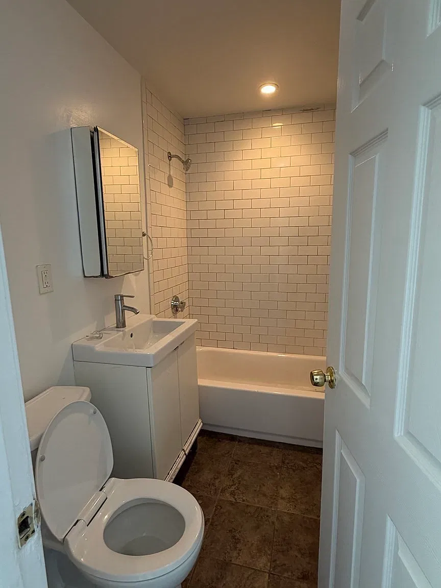 3 bed, 1.0 bath, 1000 sqft, $2,625 — Photo 4