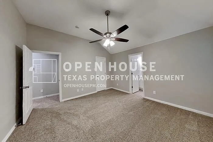 8205 Hartford Dr — Photo 16