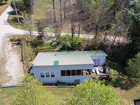5th image of 16 Lakeside Rd