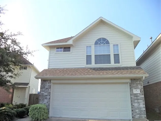 3 bed, 2.5 bath, 1822 sqft, $2,100 — Photo 1