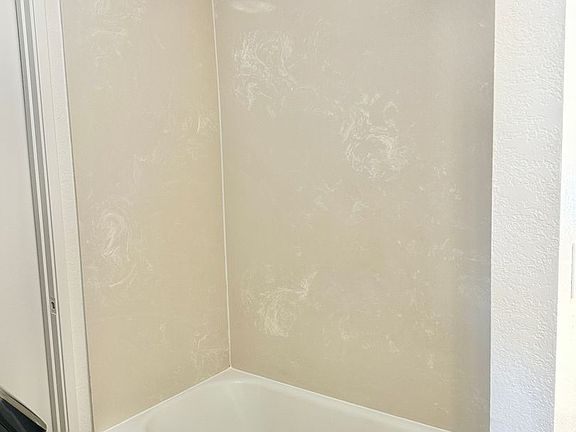 5th image of 616 Mananai Pl #22U