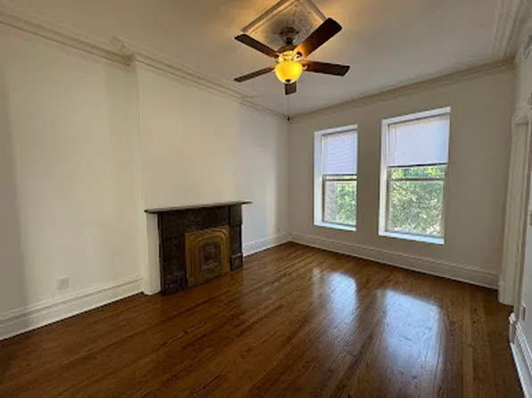 1319 W Taylor St APT 2, Chicago, IL 60607