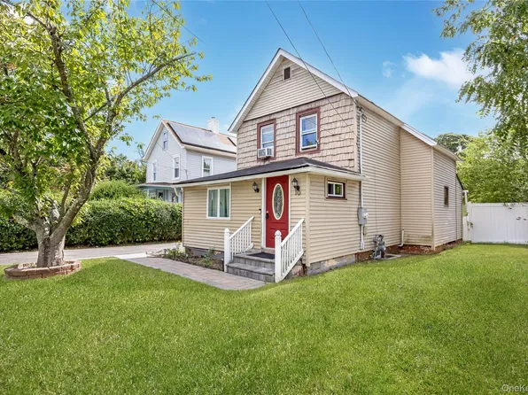 10 Brightside Avenue, Central Islip, NY 11722
