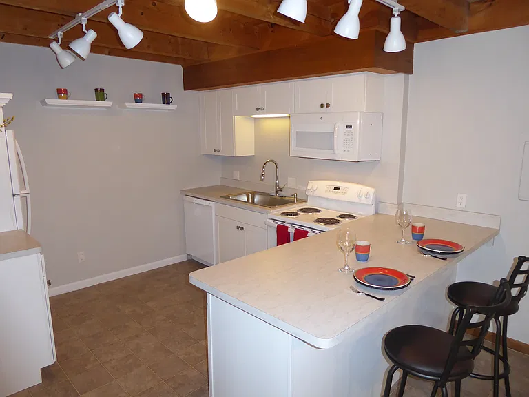 2 Conz St #88 — Photo 3