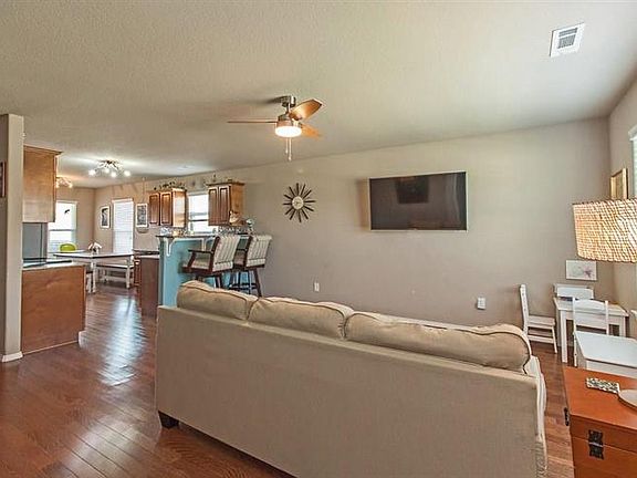 3rd image of 1149 S Oxbow Way
