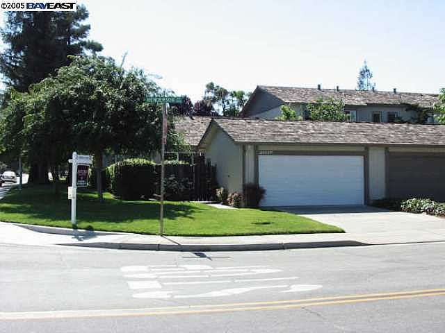 1st image of 1339 Henderson Ave