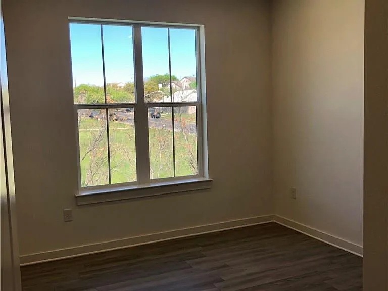 2624 Metcalfe Rd #6 — Photo 9