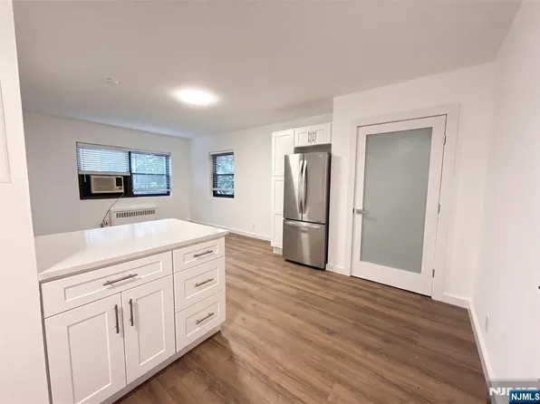 3081 Edwin Ave APT 1H, Fort Lee, NJ 07024