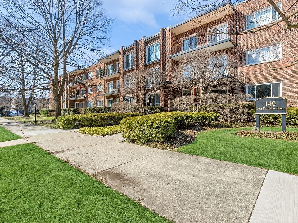 1st image of 140 Franklin Pl E APT 202