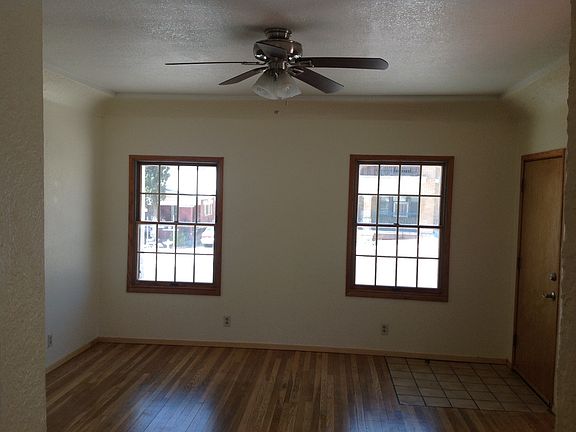 5th image of 600 E Crosby Ave
