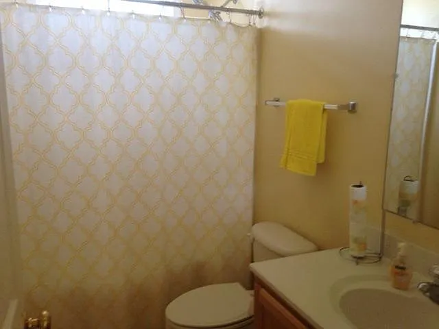 596 Lakeview Dr — Photo 3