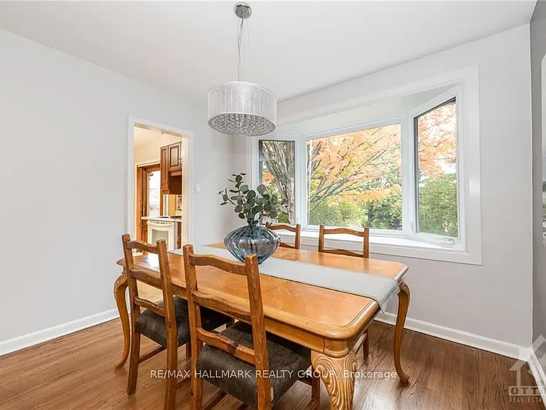 1132 Cline Cres #A — Photo 5