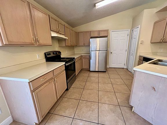 5th image of 10267 Vista Cove Ln
