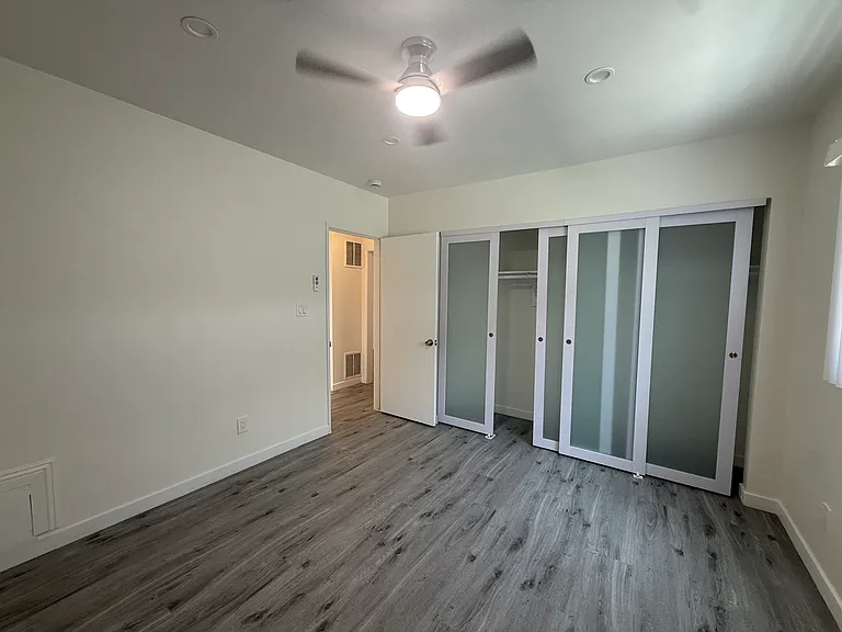 1228 N McCadden Pl #5 — Photo 8