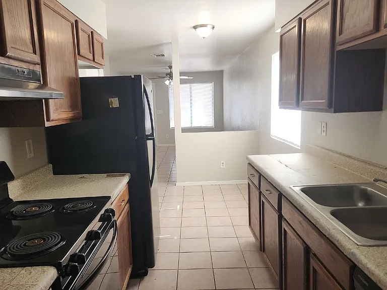 147 W Inglewood St #2 — Photo 3