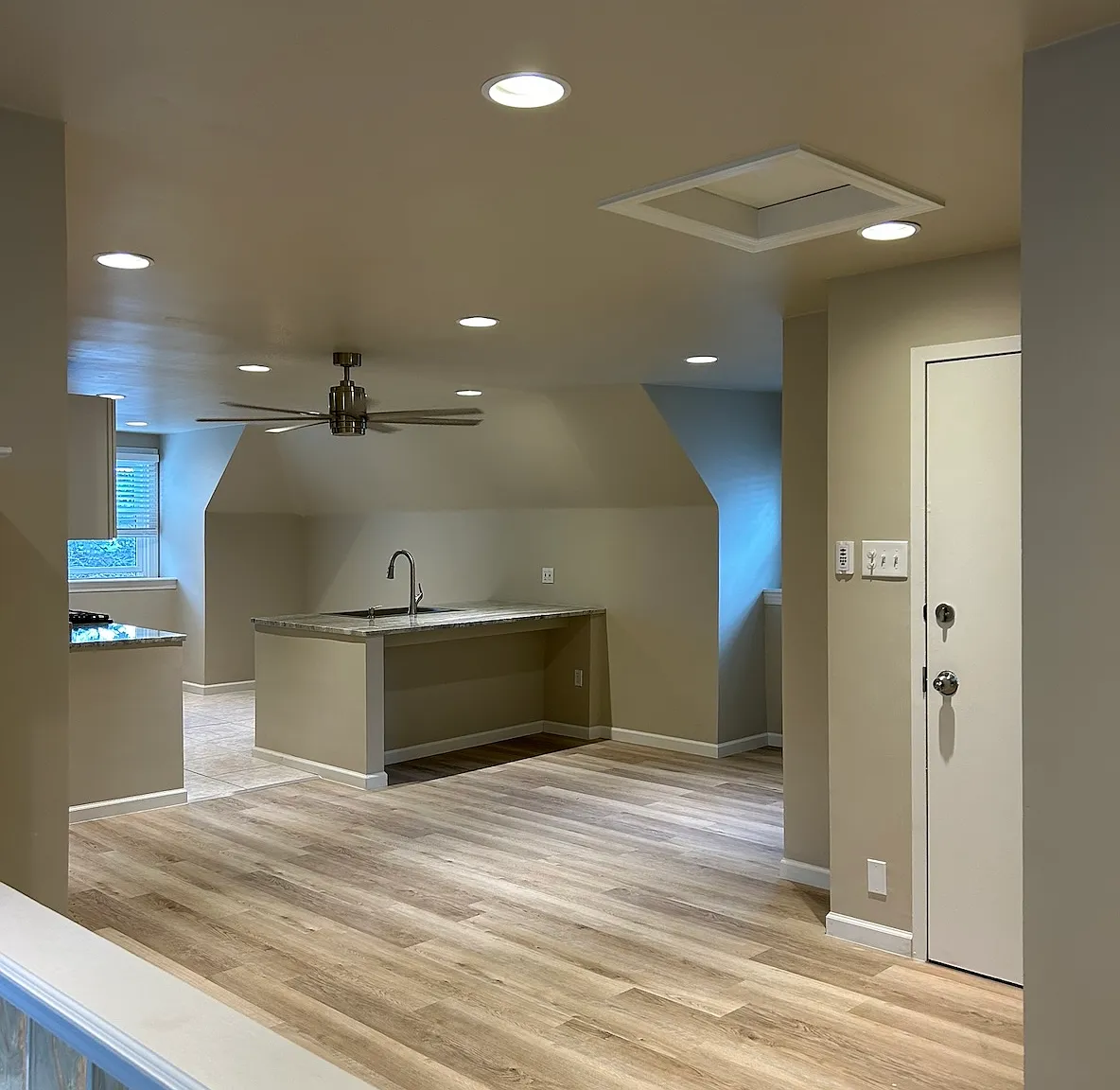 3 bed, 2.5 bath, 1400 sqft, $2,550 — Photo 1