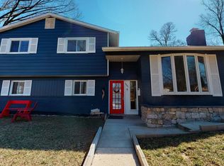 9901 Colony Rd, Fairfax, VA 22030