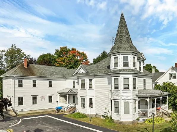 28 Washington Street, Conway, NH 03818