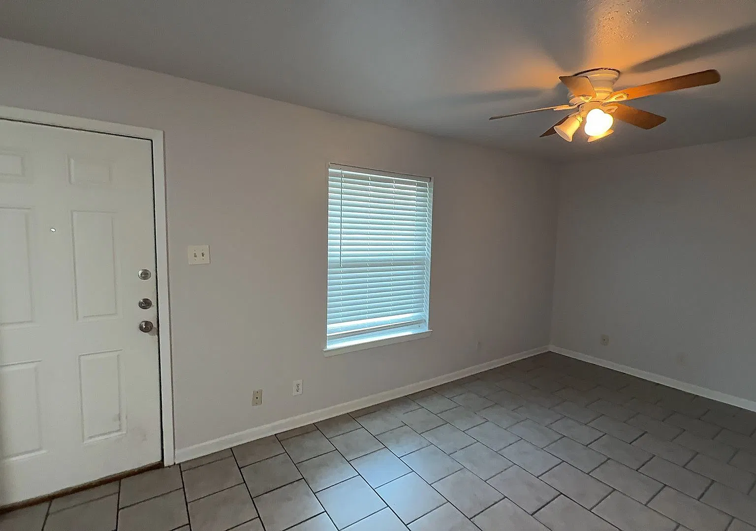 512 Wyoming St — Photo 2