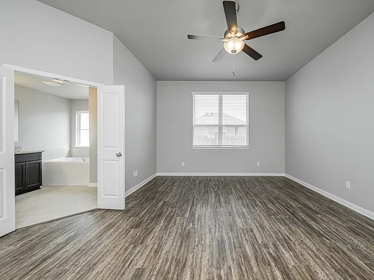 521 Fallbrook Dr — Photo 21